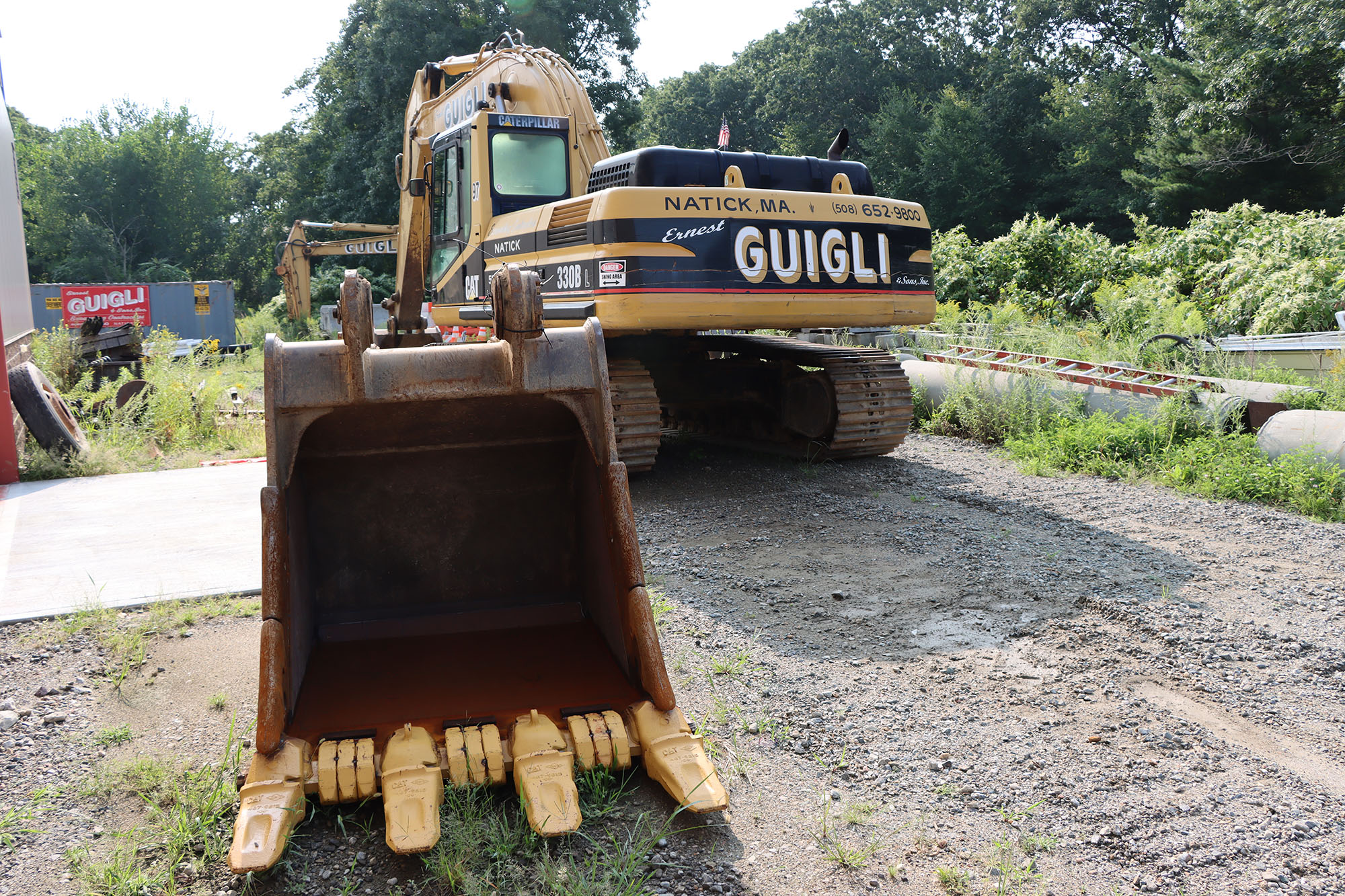 Guigli construction equipment in the yard