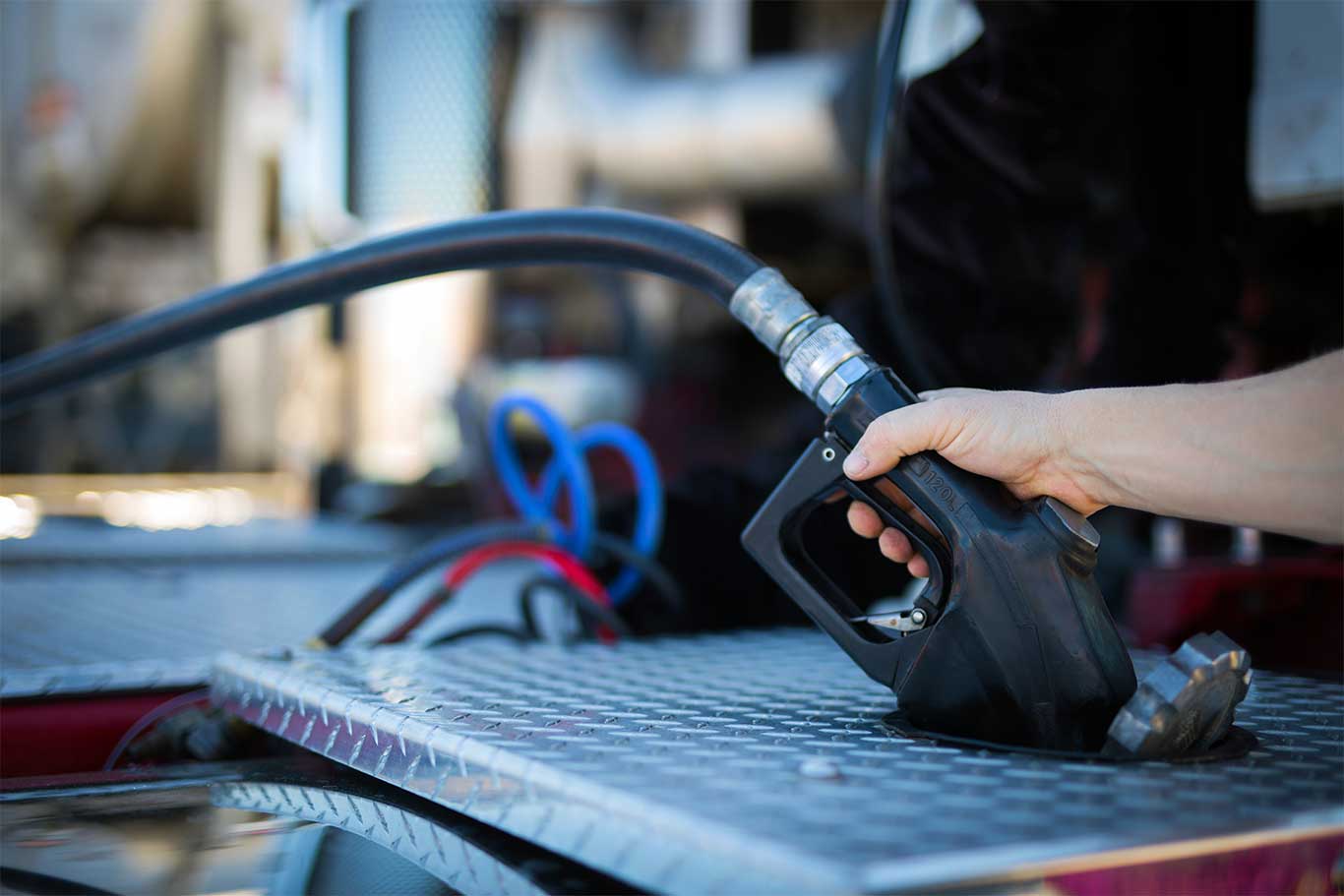 man-fueling-commercial-truck